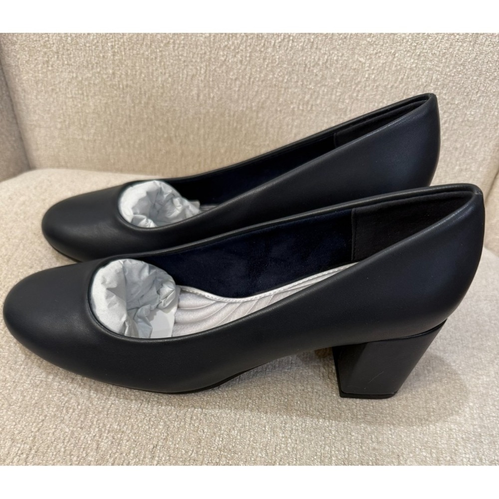 New without Box Easy Street Navy Blue Proper Block Heel Pump Size 7.5W